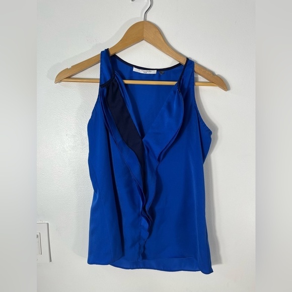 T Tahari Petite Womens Top Sz XS Royal Blue Sleeveless Ruffle V Neck Blouse Cami - Picture 2 of 6